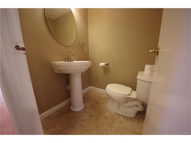 136 Carmel Woods Dr, Ellisville, MO 63021 photo 14