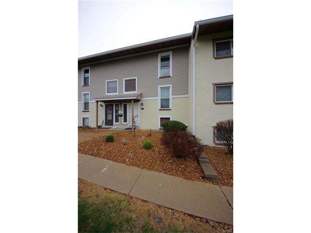 136 Carmel Woods Dr, Ellisville, MO 63021 photo 1