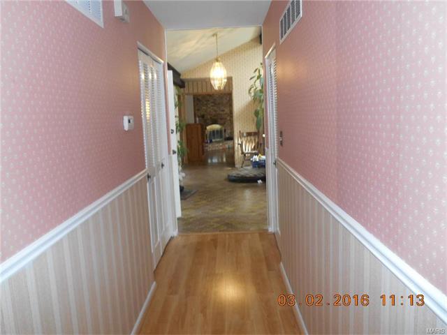 812 Windmill Dr, Ballwin, MO 63011 photo 9