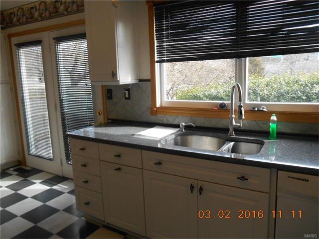 812 Windmill Dr, Ballwin, MO 63011 photo 4