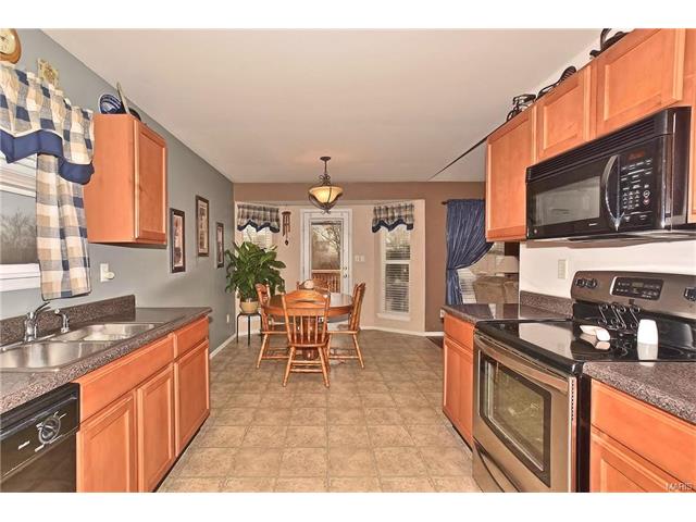 1001 Tilestone Dr, O'fallon, MO 63366 photo 8