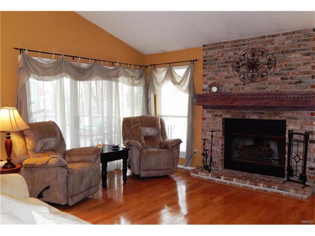 430 Alverston Ct, Ballwin, MO 63021 photo 12