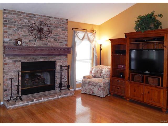 430 Alverston Ct, Ballwin, MO 63021 photo 13
