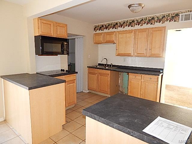 3741 Saint Gregory, Saint Ann, MO 63074 photo 6