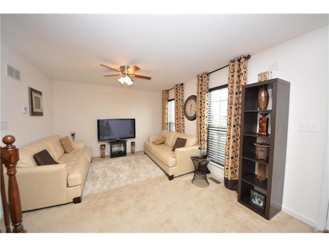 434 Wild Oak Dr, O'fallon, MO 63368 photo 3