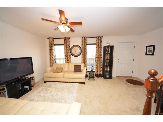 434 Wild Oak Dr, O'fallon, MO 63368 photo 2
