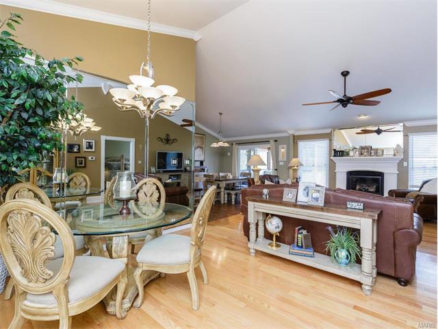 631 W Falls Ct, O'fallon, MO 63368 photo 3