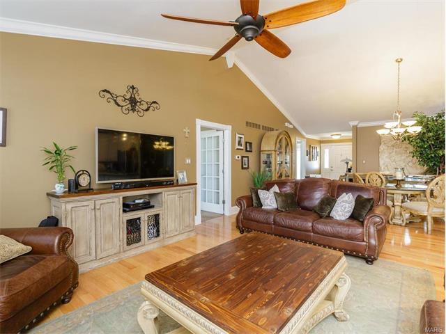 631 W Falls Ct, O'fallon, MO 63368 photo 5
