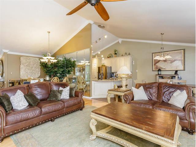 631 W Falls Ct, O'fallon, MO 63368 photo 4
