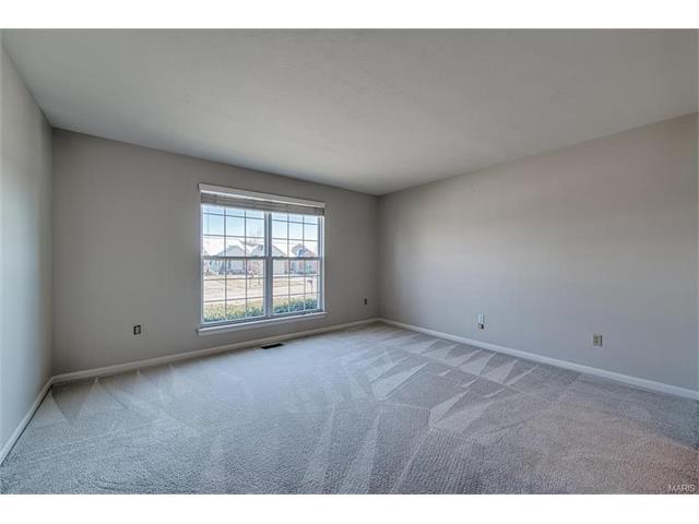 692 Hawk Run Dr, O'fallon, MO 63368 photo 13