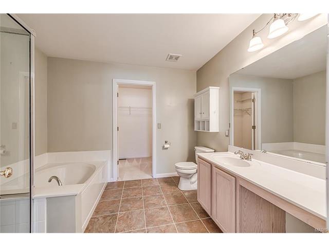692 Hawk Run Dr, O'fallon, MO 63368 photo 11
