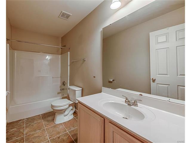 692 Hawk Run Dr, O'fallon, MO 63368 photo 15