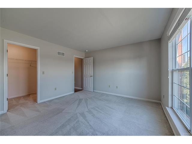 692 Hawk Run Dr, O'fallon, MO 63368 photo 14