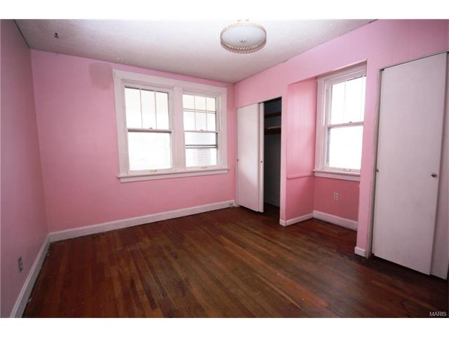 3701 Risch Ave, Saint Louis, MO 63125 photo 10
