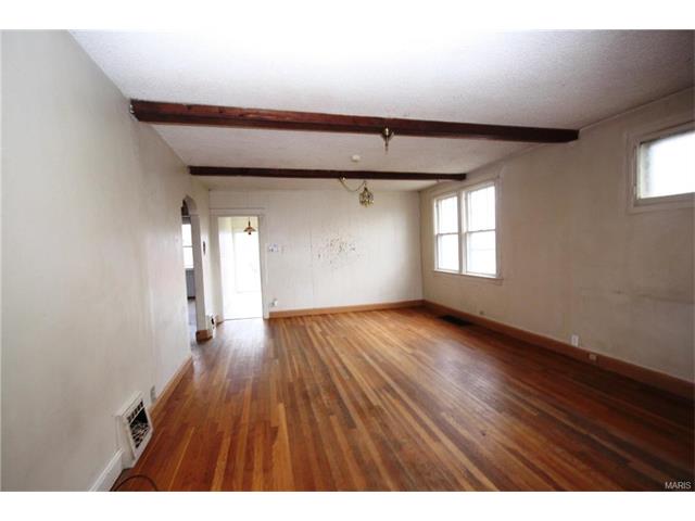 3701 Risch Ave, Saint Louis, MO 63125 photo 3