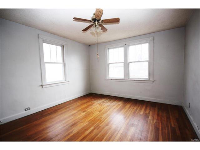 3701 Risch Ave, Saint Louis, MO 63125 photo 9