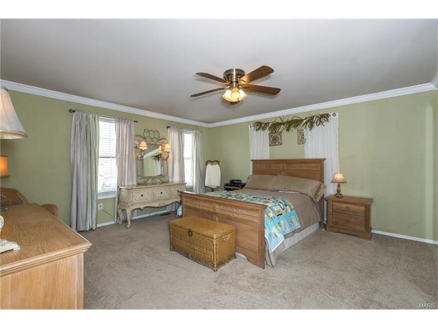 304 Fox Briar Ln, Ballwin, MO 63021 photo 21