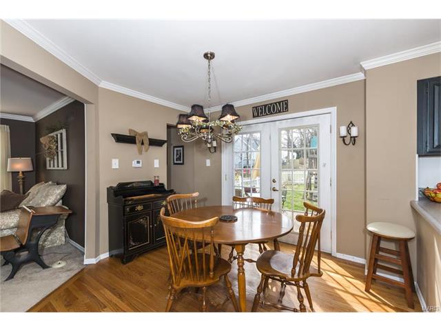 304 Fox Briar Ln, Ballwin, MO 63021 photo 9