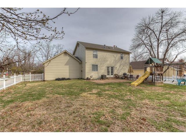 304 Fox Briar Ln, Ballwin, MO 63021 photo 27