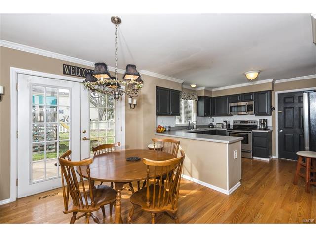 304 Fox Briar Ln, Ballwin, MO 63021 photo 8