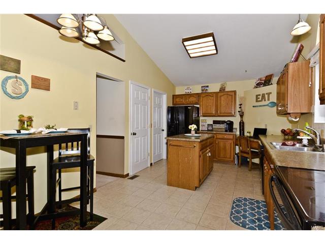 211 Ballyshannon Ct, Ballwin, MO 63021 photo 6