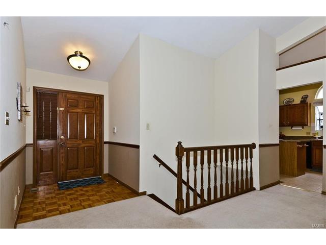 211 Ballyshannon Ct, Ballwin, MO 63021 photo 2