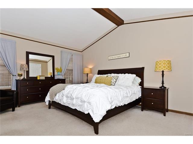 211 Ballyshannon Ct, Ballwin, MO 63021 photo 10
