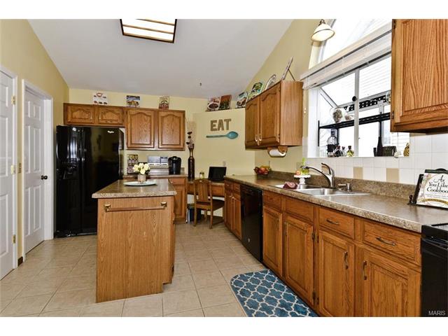 211 Ballyshannon Ct, Ballwin, MO 63021 photo 7