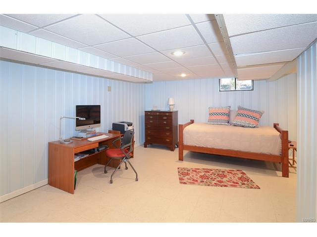 2 Springbrook Pl, Saint Louis, MO 63119 photo 15