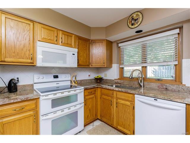 511 Fox Pointe, Saint Charles, MO 63304 photo 17