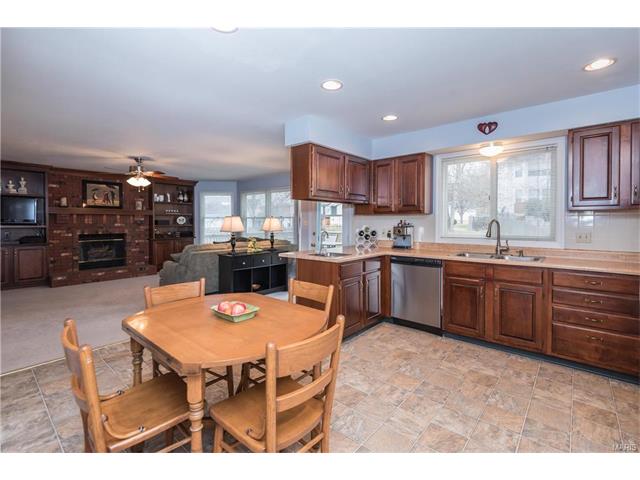 1593 Sycamore Meadows Dr, Ballwin, MO 63021 photo 12