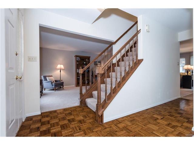 1593 Sycamore Meadows Dr, Ballwin, MO 63021 photo 2