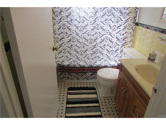 7100 Heege Rd, Saint Louis, MO 63123 photo 15