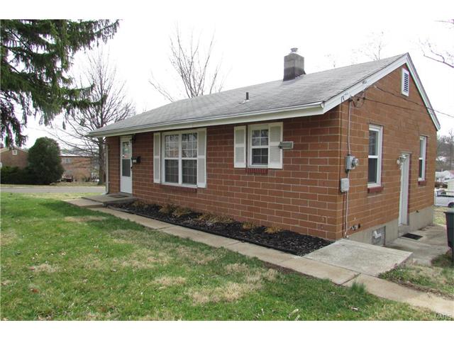 7100 Heege Rd, Saint Louis, MO 63123 photo 1