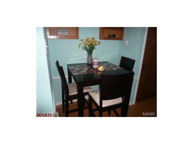 7100 Heege Rd, Saint Louis, MO 63123 photo 8