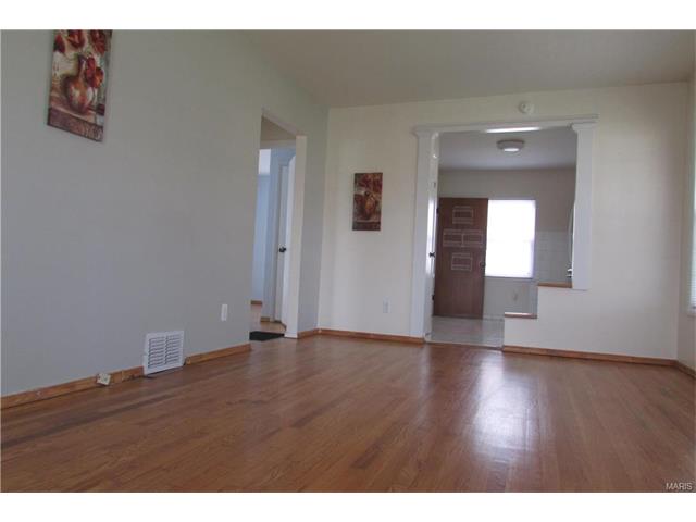 7100 Heege Rd, Saint Louis, MO 63123 photo 4
