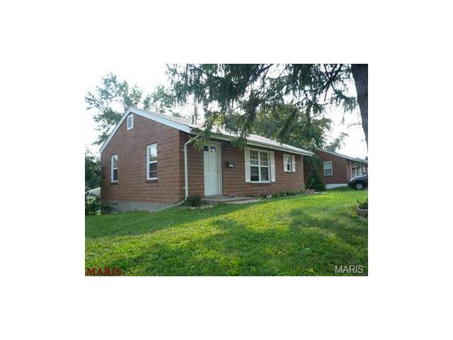 7100 Heege Rd, Saint Louis, MO 63123 photo 2