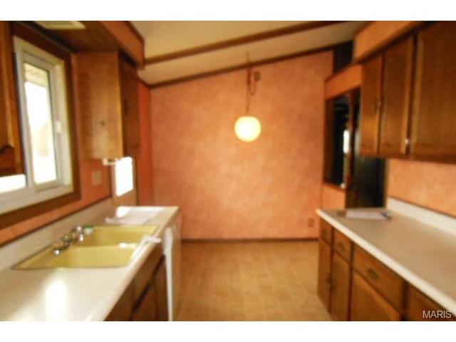 2 S Perry Cir, O'fallon, MO 63366 photo 6