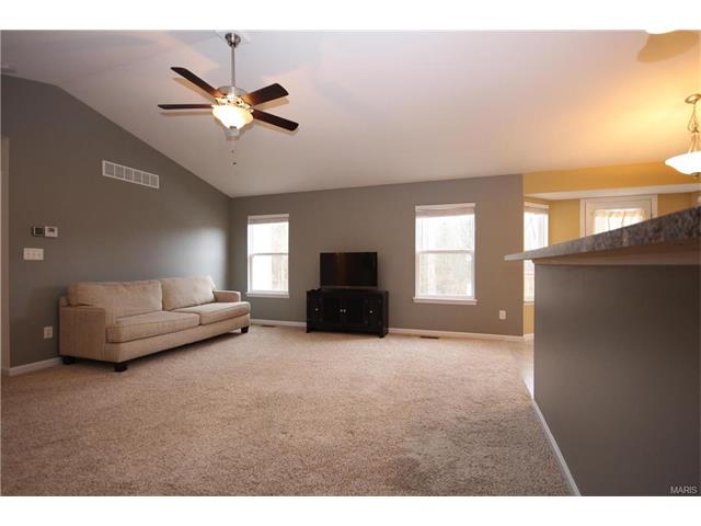 601 Falling Brook Dr, O'fallon, MO 63366 photo 10