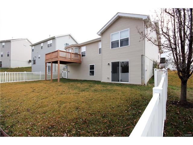 601 Falling Brook Dr, O'fallon, MO 63366 photo 2