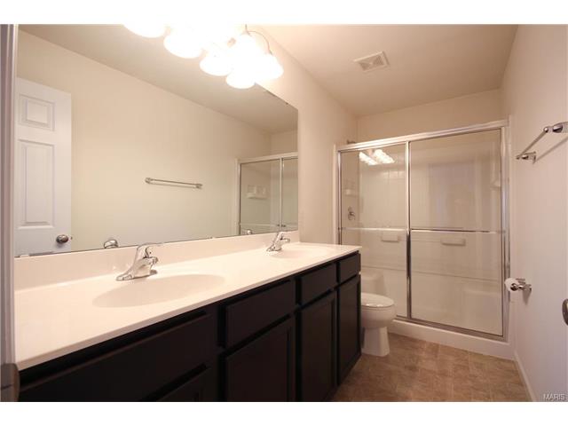 601 Falling Brook Dr, O'fallon, MO 63366 photo 13