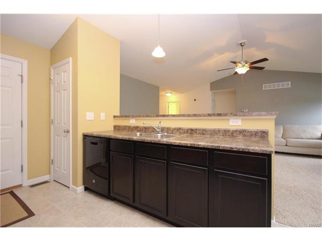 601 Falling Brook Dr, O'fallon, MO 63366 photo 8