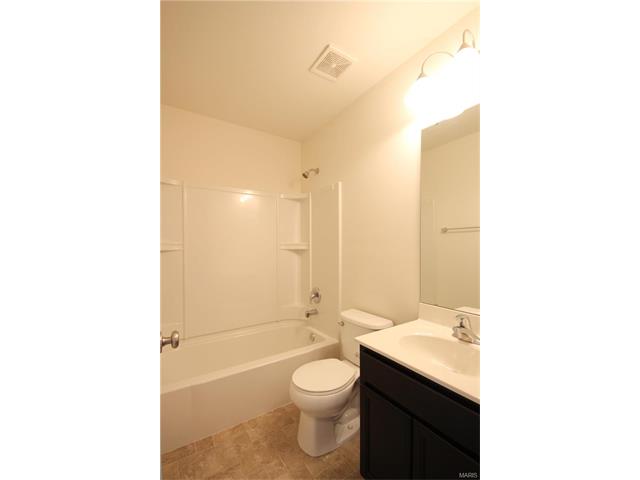 601 Falling Brook Dr, O'fallon, MO 63366 photo 14