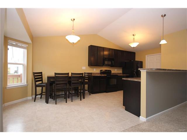 601 Falling Brook Dr, O'fallon, MO 63366 photo 5