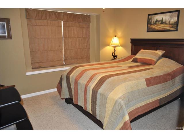 466 Coachgate, Ballwin, MO 63021 photo 9