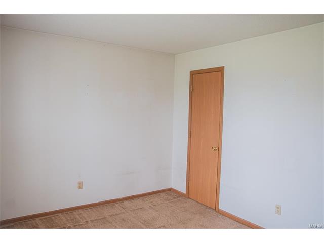 1329 Half Moon Dr, O'fallon, MO 63366 photo 10