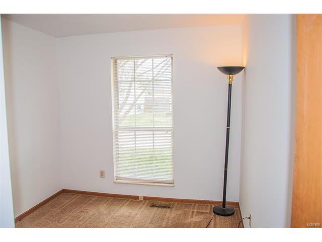 1329 Half Moon Dr, O'fallon, MO 63366 photo 11