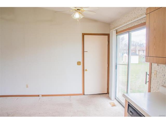 1329 Half Moon Dr, O'fallon, MO 63366 photo 5