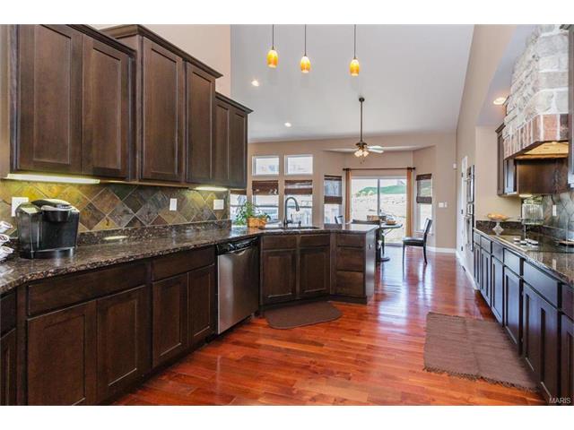 4 Holmes Ct, O'fallon, MO 63366 photo 2