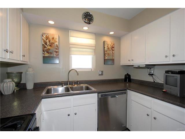 811 Posthorn Dr, Manchester, MO 63021 photo 8